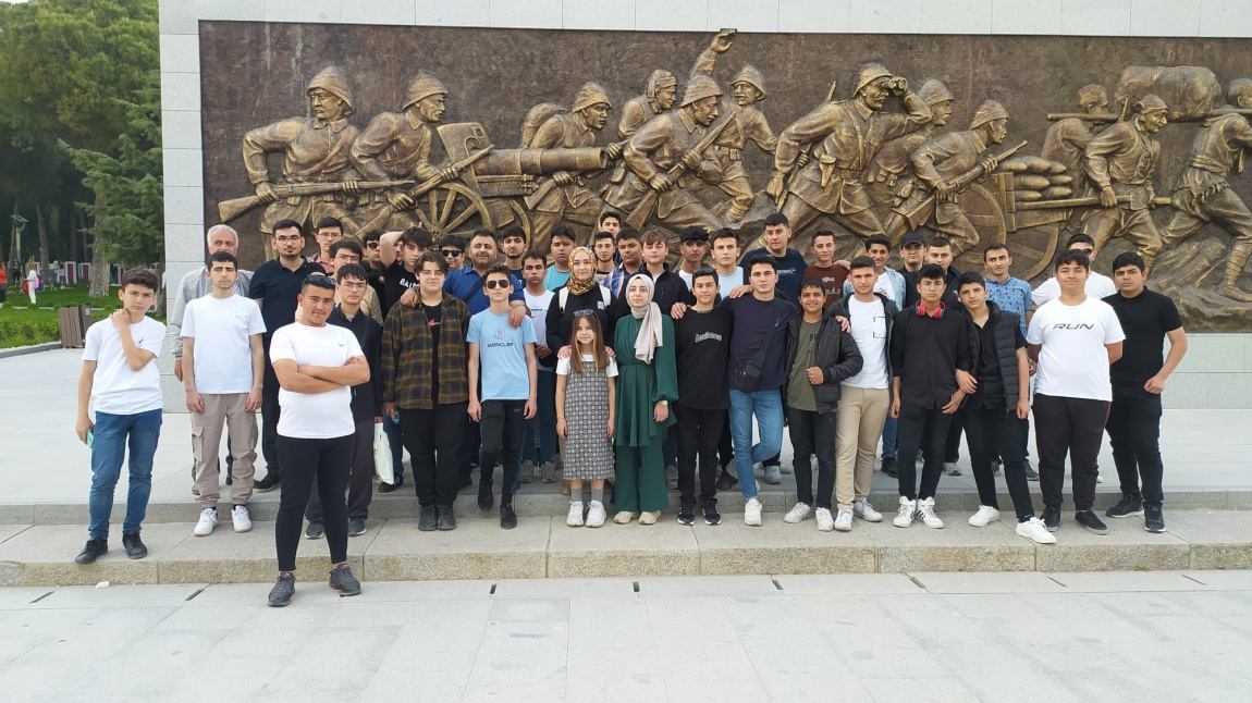 Öğretmen ve Öğrencilerimizle Bursa Çanakkale ve İstanbul illerine eğitim gezisi düzenlendi.