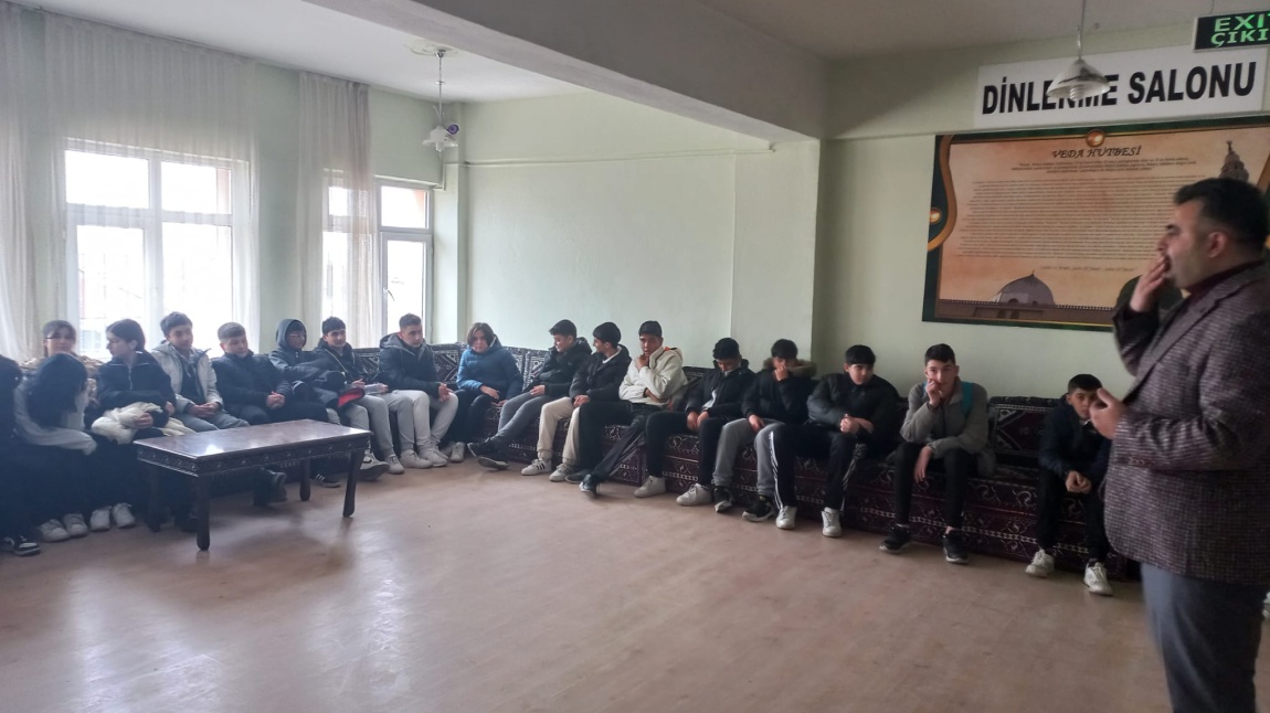 İlçemiz Mehmet Bilgili Ortaokulu Öğrencileri Okulumuzu Ziyaret Ettiler